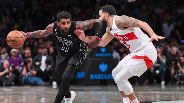 kyrie irving fred vanvleet 10-21-2022
